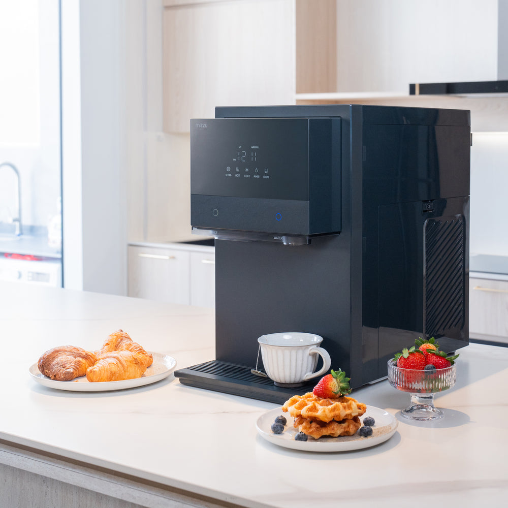Mizzu BING ice and water purifier on a kitchen countertop